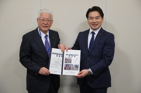 浅野先生へ手交