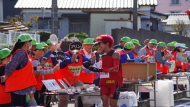 エイドを楽しむゲストランナーのこわだ君