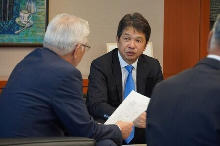 小川市長と対話する大井川知事