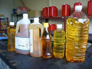 写真：廃食用油の保管容器1
