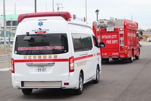 写真：救急車・消防車