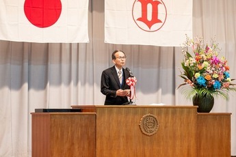 学校長挨拶の様子