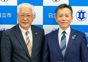 株式会社日立製作所の德永俊昭副社長と小川市長