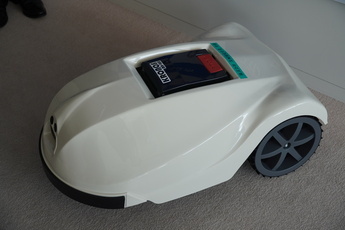 自動草刈ロボット