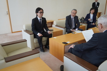 表敬訪問の様子