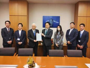 国民民主党　浅野哲衆議院議員への手交