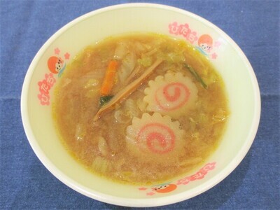 写真:みそラーメンの汁