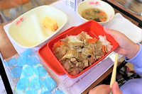 写真:配膳3