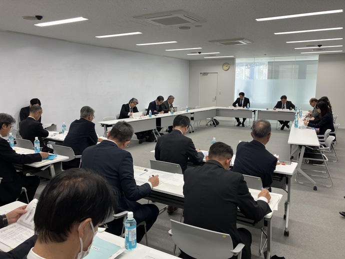 写真：会議風景1