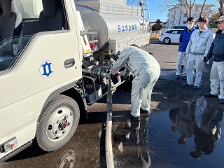給水車の操作方法の写真