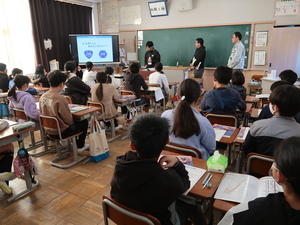 写真：教室での様子2