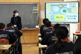 写真：食育の様子1