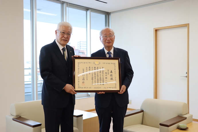 石川会長と小川市長の写真