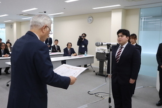 感謝状授与の様子