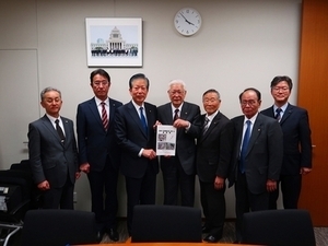 写真:山口参議院議員面会の様子