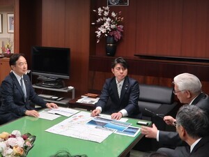 写真：中野国土交通大臣面会の様子2