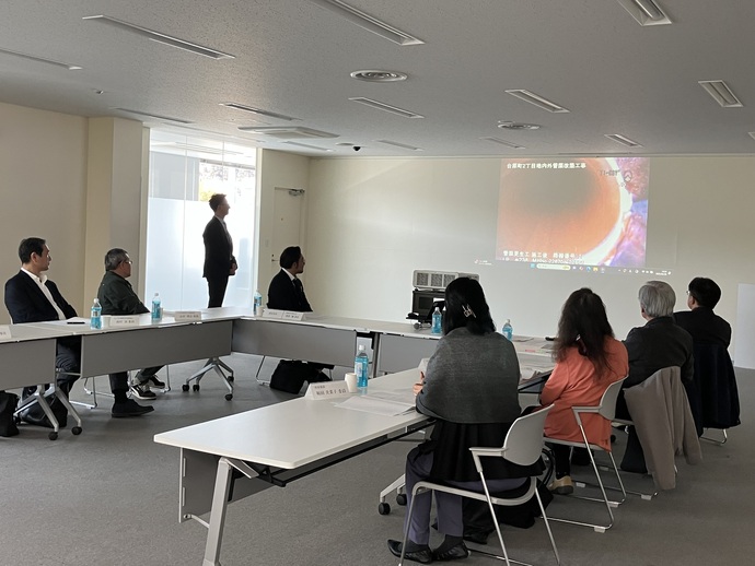 写真：会議風景2