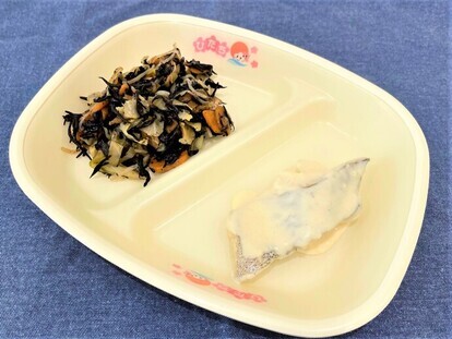 写真：たらのマヨネーズ焼き、大豆の磯煮
