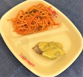写真:たらのカレーマヨネーズ焼き、スパゲッティソテー