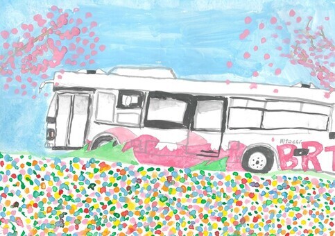 春の花畑を走るHitachiBRT