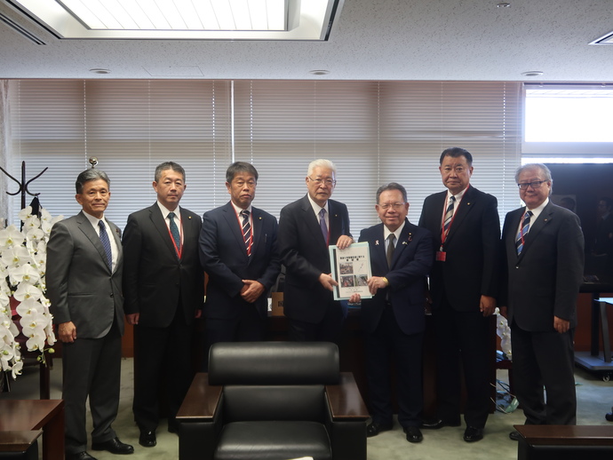 写真:酒井国土交通副大臣面会の様子1