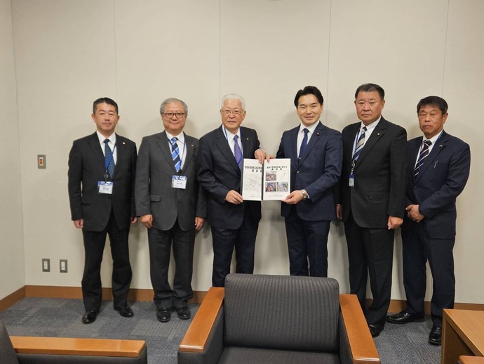 写真：浅野衆議院議員面会の様子