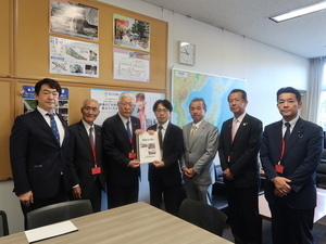 写真：面会の様子1