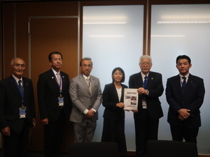 写真：面会の様子4