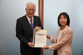 桜井先生への手交