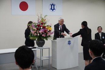 辞令交付の様子