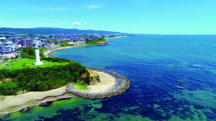 灯台付近の海